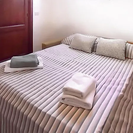 2 Bedroom Pet Friendly In טודי