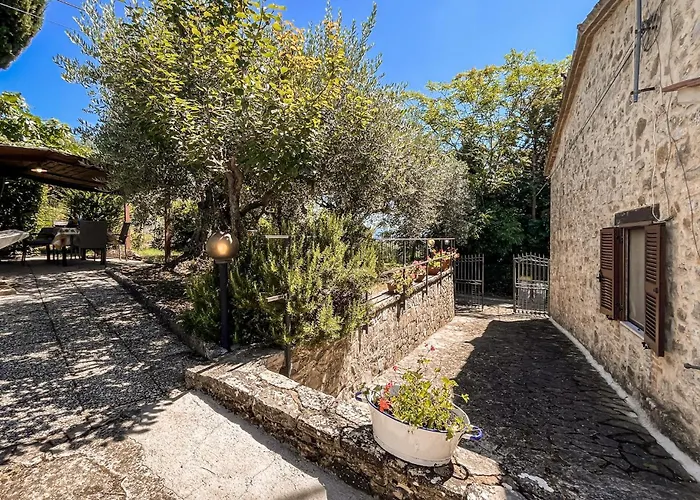 Casa vacanze 2 Bedroom Pet Friendly In *